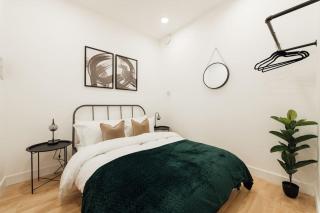 Stylish 2 Bedroom Flat in Ilford, London - Ilford - 1