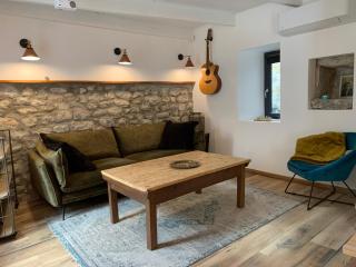 Charming typical stone house with modern amenities - Chauzon - 0