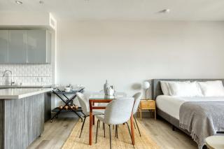 Mid-Wilshire Studio w Gym Pool nr S La Brea LAX-476 - 5