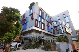 Humming Bird Hotel & Banquet - Anand - 7