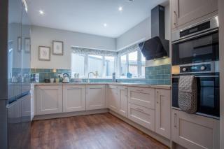 Kiln Park Farmhouse - 4 Bedroom Cottage - Narberth - Narberth - 1