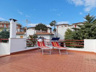 R27 - Graziosa villetta con giardino e posto auto - 1