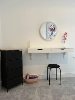 BRAND NEW stunning family house - 7