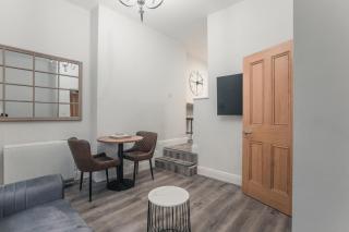 Clarence Street Town House - 8