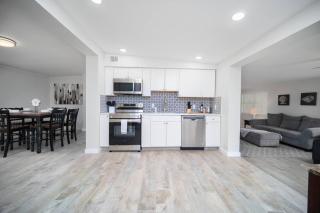 Fully Renovated house 10 min to Mayo Clinic - Jacksonville - 0