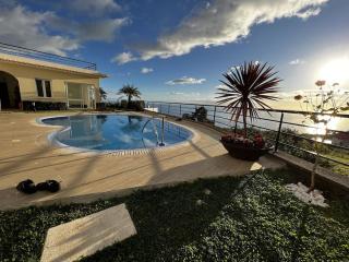 Luxury villa with private heated pool, garden and views of the sea and mountains. - Arco da Calheta - 1