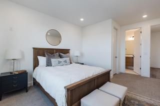 Red Rock Place with Private Pool Hot Tub - Washington - 9