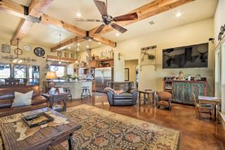 Secluded Country Hideaway with Fire Pit and Pool! - Blanco - 7