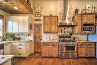 Secluded Country Hideaway with Fire Pit and Pool! - Blanco - 1