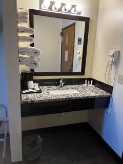 Super 8 by Wyndham Smithville Kansas City - 1