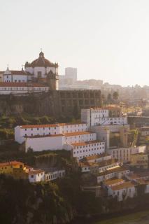 Modern Charming Loft with balcony in central porto - Porto - 2