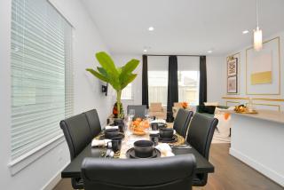 Emerald Palace - New, Modern 3BR Townhome close to downtown, NRG, Med Ctr - Houston - 8