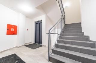 Brand new studio apartment #62 with free secure parking in the center - Prague - 4