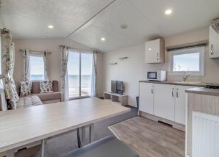 Castaways Holiday Park - Bacton - 3