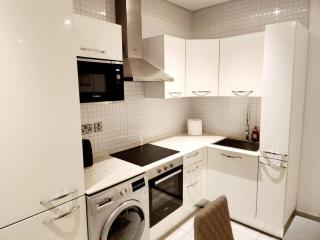 Impeccable & Cozy Gem-5 star Location - Pools Gym - 8