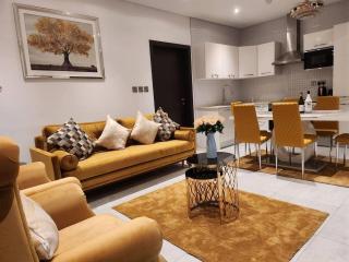 Impeccable & Cozy Gem-5 star Location - Pools Gym - 2