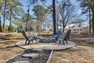 Pet-Friendly Home Spacious Yard and Community Perks - Montross - 9