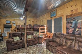 Pet-Friendly Vacation Rental in Braymer! - - 1