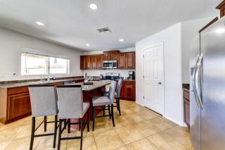 Putting Green, Pool and Spa Home in Queen Creek! - Queen Creek - 2