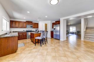 Putting Green, Pool and Spa Home in Queen Creek! - Queen Creek - 3