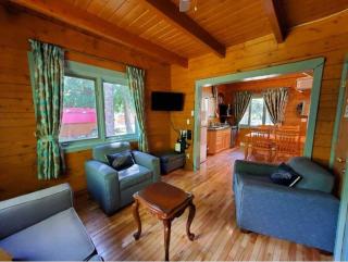 Revelstoke RV & Cabin Resort - 6