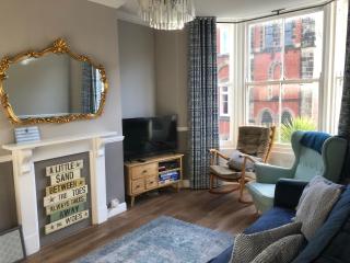 Granby House Holiday Apartments, Apartment 2, In the Old Town, Free On Street Parking included - Scarborough - 0