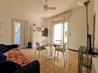 R25 - Trilocale con ampio terrazzo - Ancona - 3
