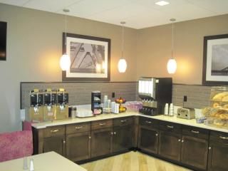 Best Western Plus Kingston Hotel and Conference Center - Kingston - 4