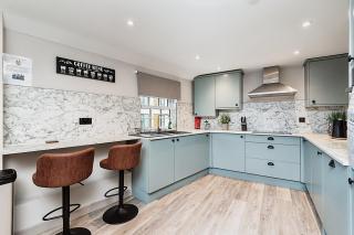 The Burton Penthouse by Fortuna Property - 6