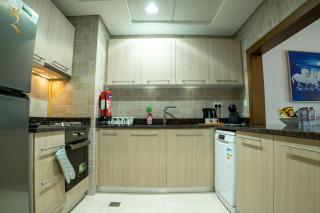 Your 1BR Retreat on Yas Island Blue Sapphire Apartment - Abu Dhabi - 9