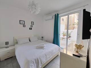 Large Central Apartment Near Valletta & Seafront - 5