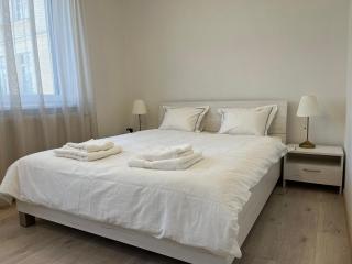 Elegant Escape apartment II - City Centre - Bratislava - 3