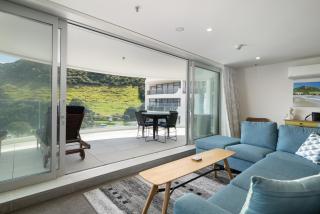 Oceanside Apartment with Iconic Views - Mount Maunganui - 3