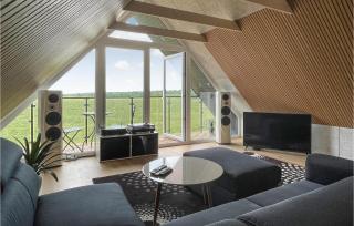 Amazing Apartment In Østermarie - Østermarie - 8