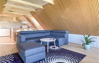 Amazing Apartment In Østermarie - Østermarie - 6