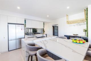 Away Nelson Bay, 29 Wollomi Ave - Spacious family home with water views, pet friendly, Wifi & aircon - 1