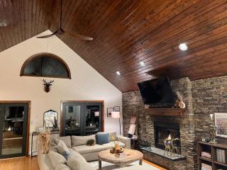 Catskills Cabin: Hot Tub, Firepit, WFH, Ski, Games - Lexington - 6