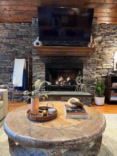 Catskills Cabin: Hot Tub, Firepit, WFH, Ski, Games - Lexington - 5