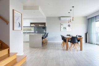 Family Tides Beach House - Rosebud - 0