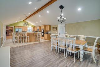 Quiet Marion Getaway with Fireplace! - - 8