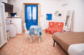Xenia Home and Selene Home 200m From Sea Apartments - Syracuse - 9