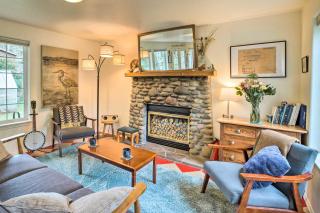 Charming Rockaway Beach House, Walk to Ocean! - Rockaway Beach - 0