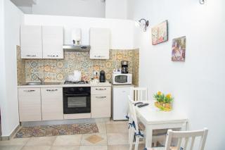 Xenia Home and Selene Home 200m From Sea Apartments - Syracuse - 7