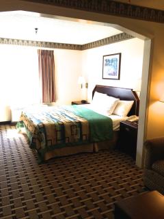 Days Inn & Suites by Wyndham Huntsville - 7