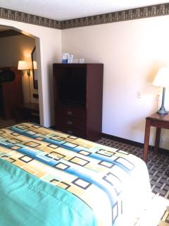 Days Inn & Suites by Wyndham Huntsville - 4