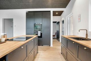 Luxurious Wooden House In Idyllic Surroundings - Frederiksværk - 6