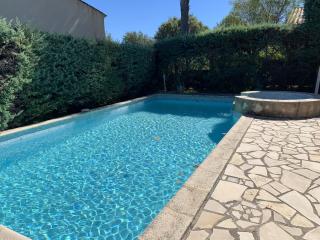 Villa avec piscine à Saint-Raphaël et vue sur la montagne - Saint-Raphaël - 0