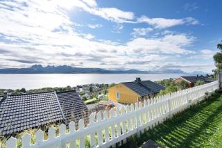 Well-Equipped Apartment with Stunning Views - 7