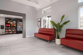 Ramada by Wyndham Anaheim Convention Center - Anaheim - 5