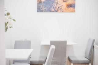 Modern Central City Rooms - 7